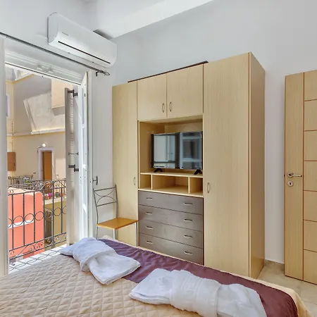 شقة فندقية Ethrionplus Two Balconies 100 M From The Port 4*