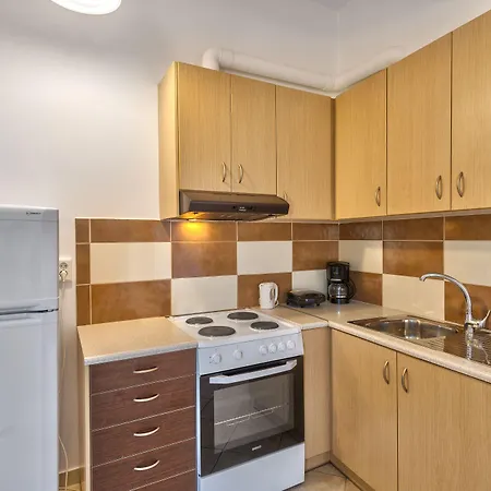 Ethrionplus Two Balconies 100 M From The Port 4* إرموبولّي